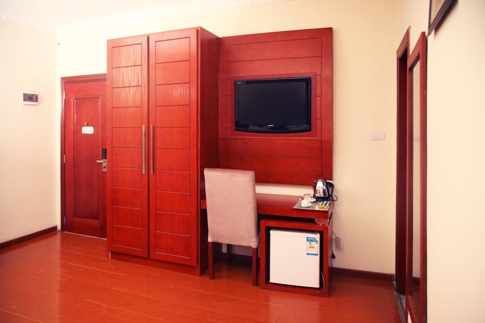 blue birds international hotel