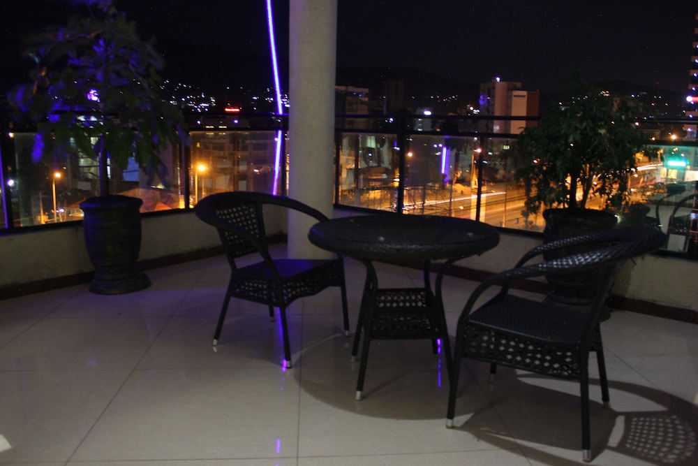 blue birds international hotel