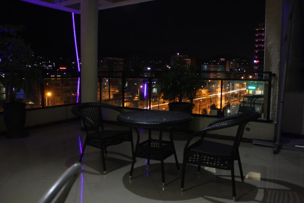 blue birds international hotel