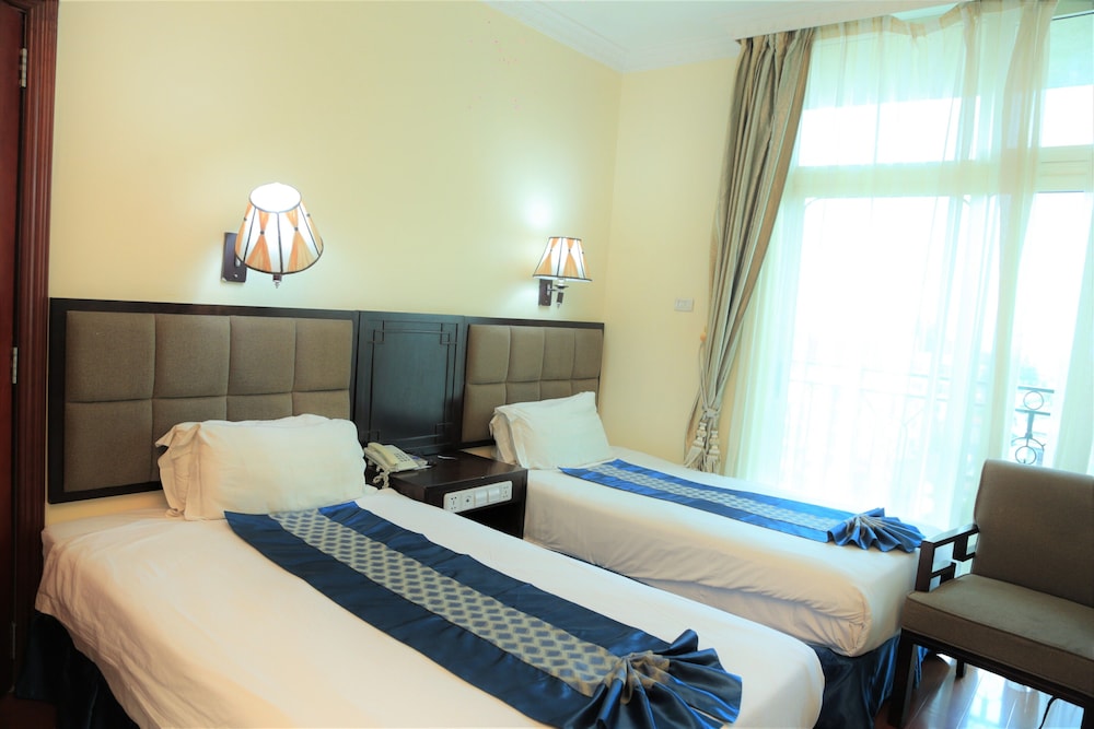 blue birds international hotel