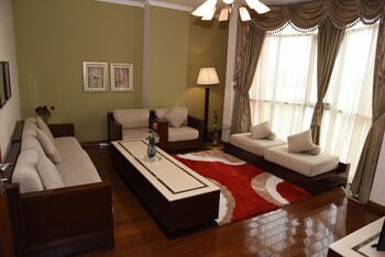 diplomat luxury furnished apartments