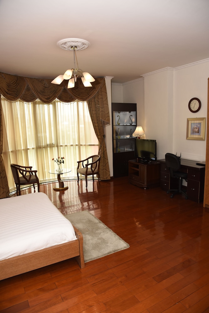 diplomat luxury furnished apartments