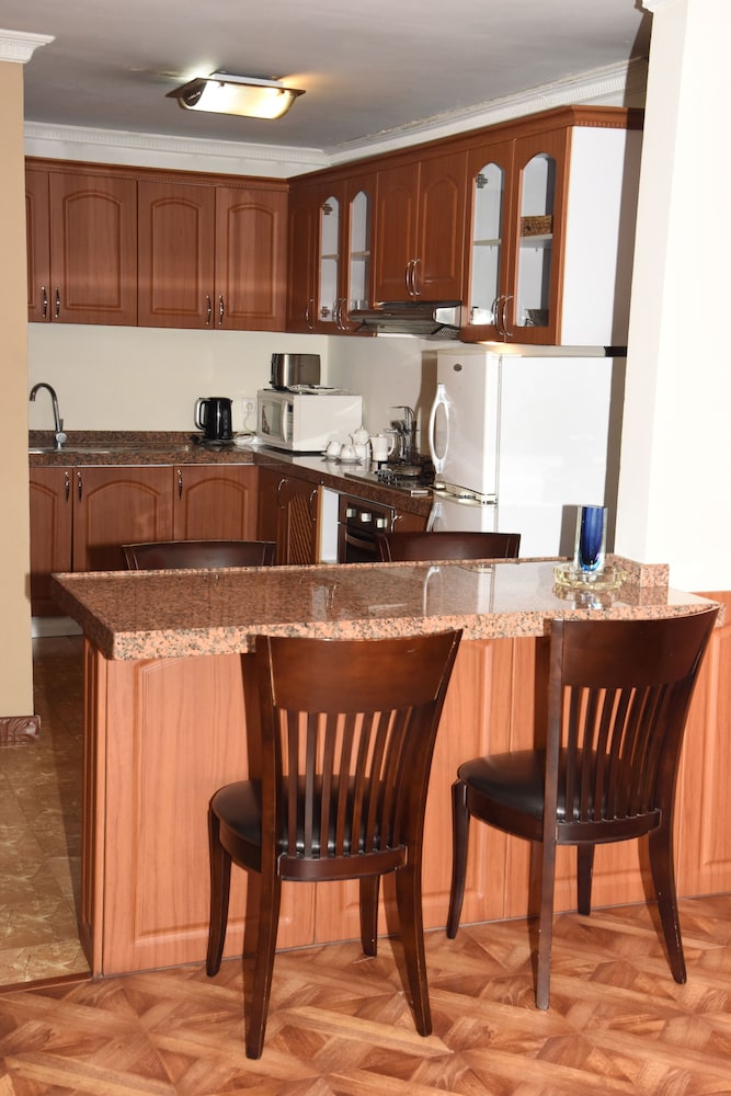 diplomat luxury furnished apartments