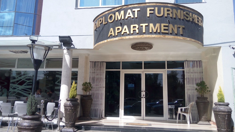 diplomat luxury furnished apartments