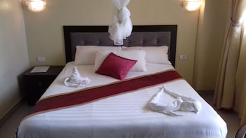 lake mark hotel