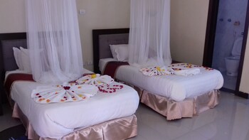 lake mark hotel