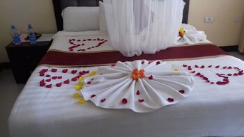 lake mark hotel