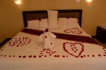 lake mark hotel