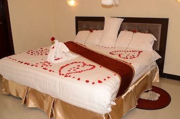 lake mark hotel