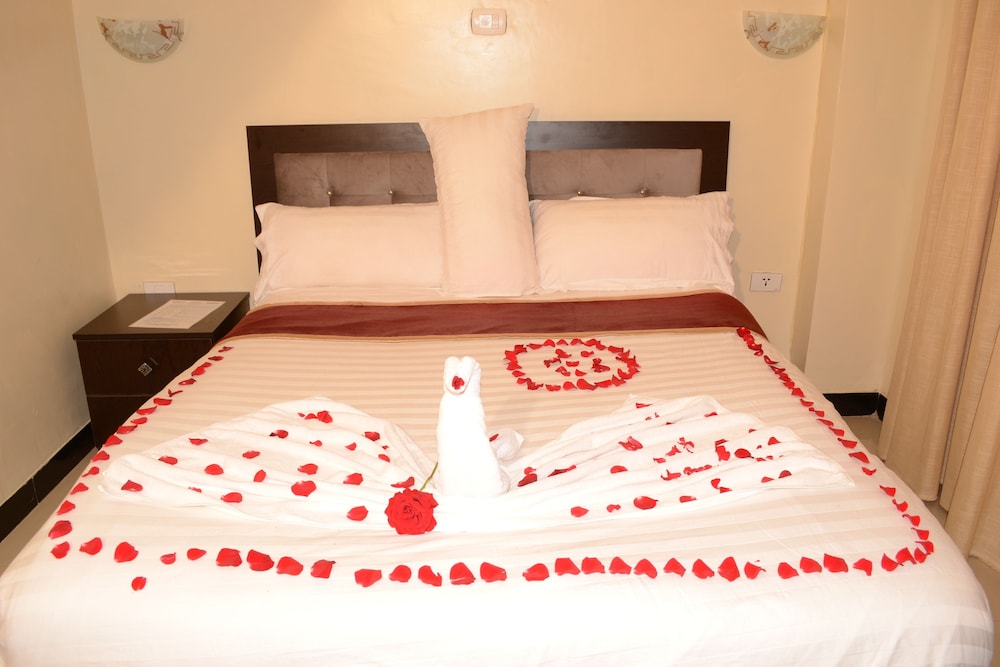 lake mark hotel