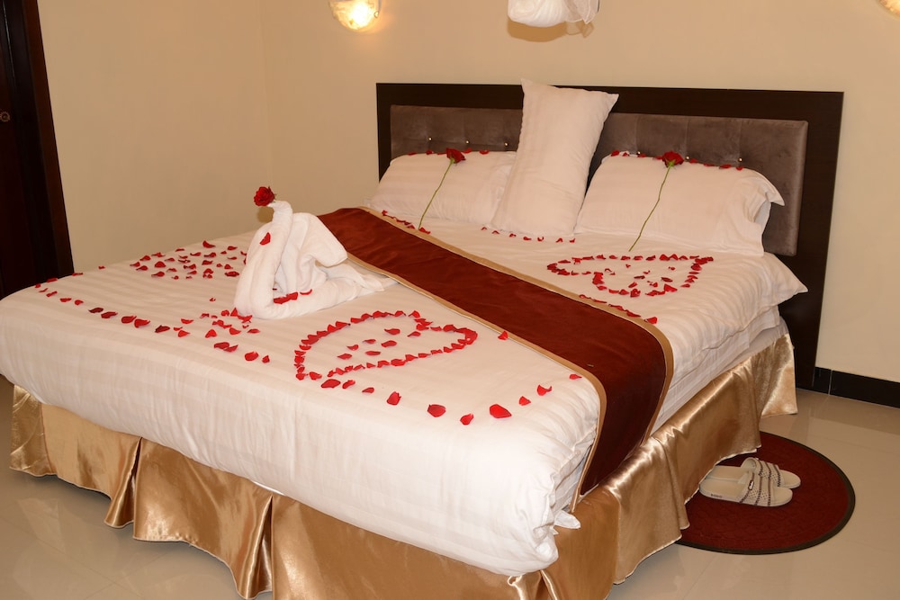 lake mark hotel