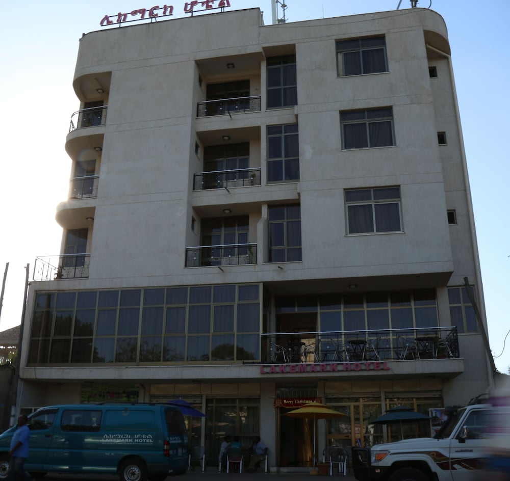 lake mark hotel