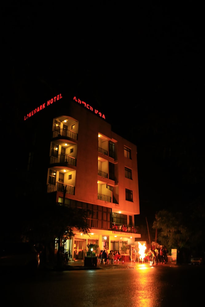 lake mark hotel
