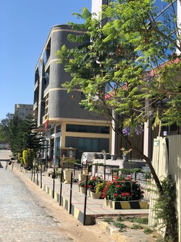 Canaan Hotel International,,3 star