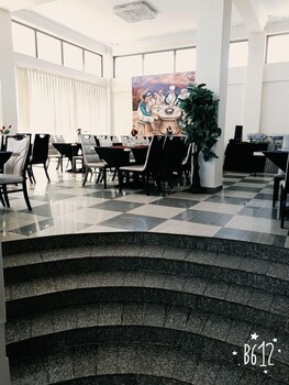 Canaan Hotel International,,3 star