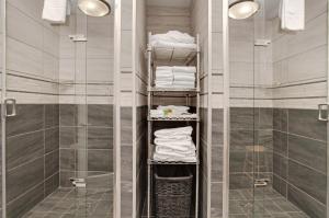 guest house inn and suites