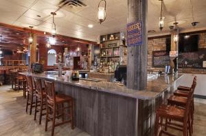 guest house inn and suites