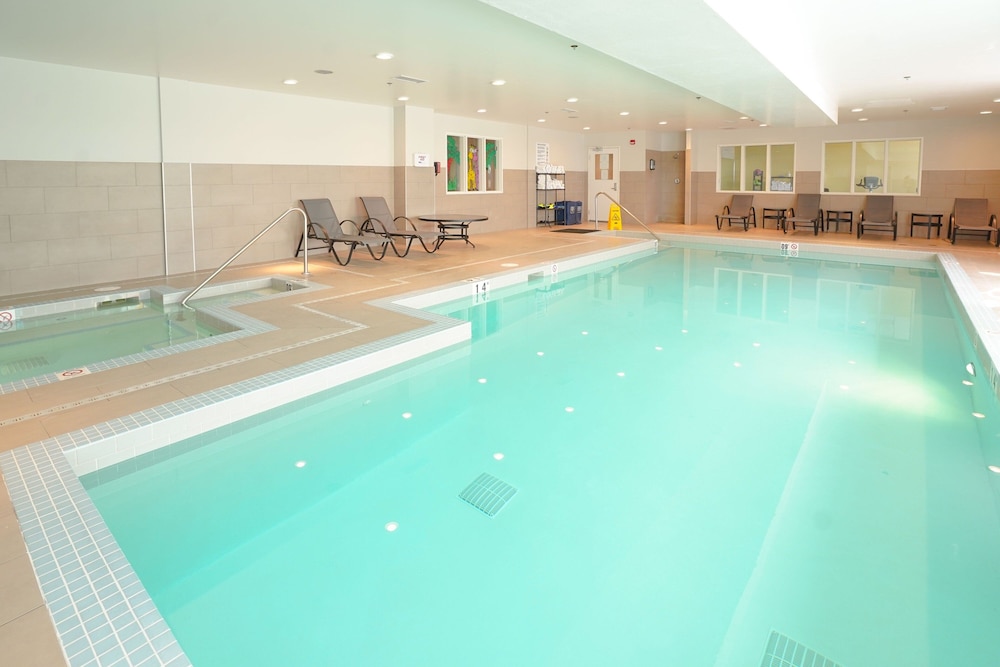 fairfield inn and suites by marriott airdrie