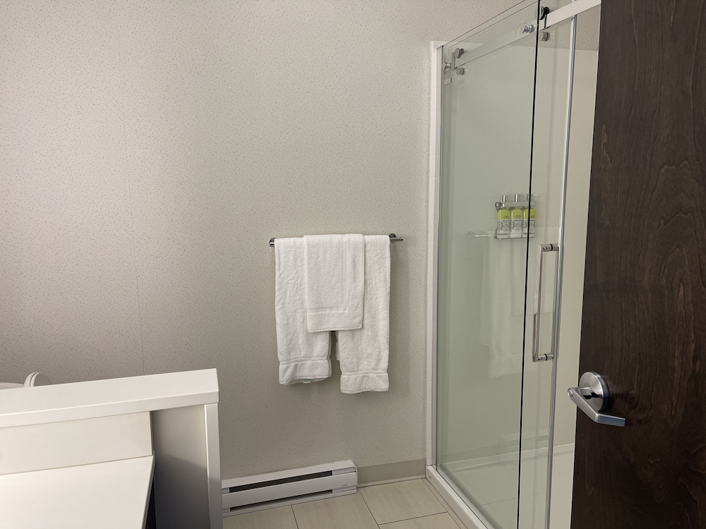holiday inn express and suites gatineau ottawa