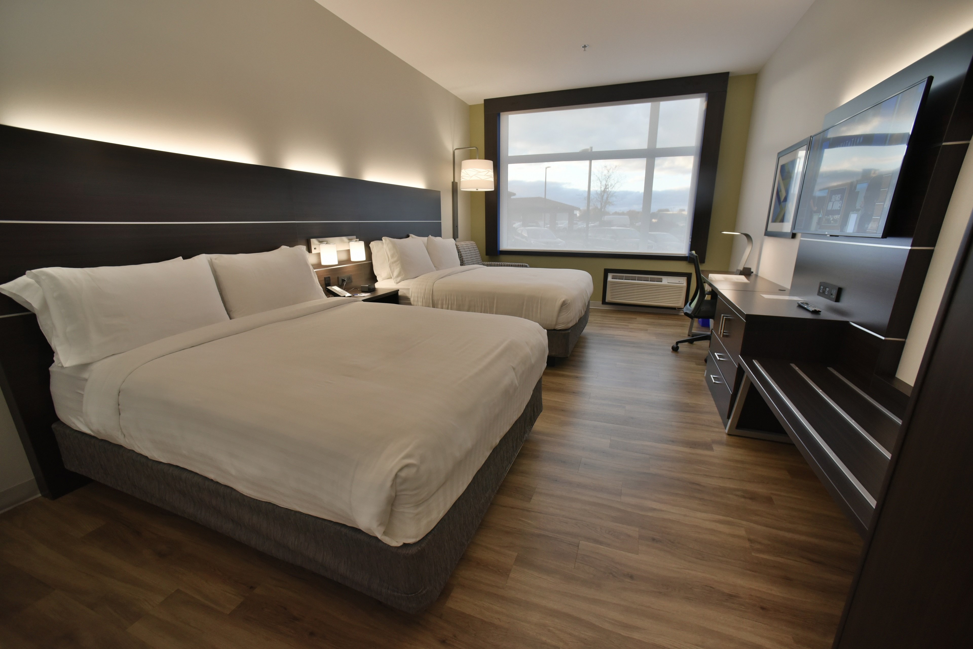 holiday inn express and suites gatineau ottawa