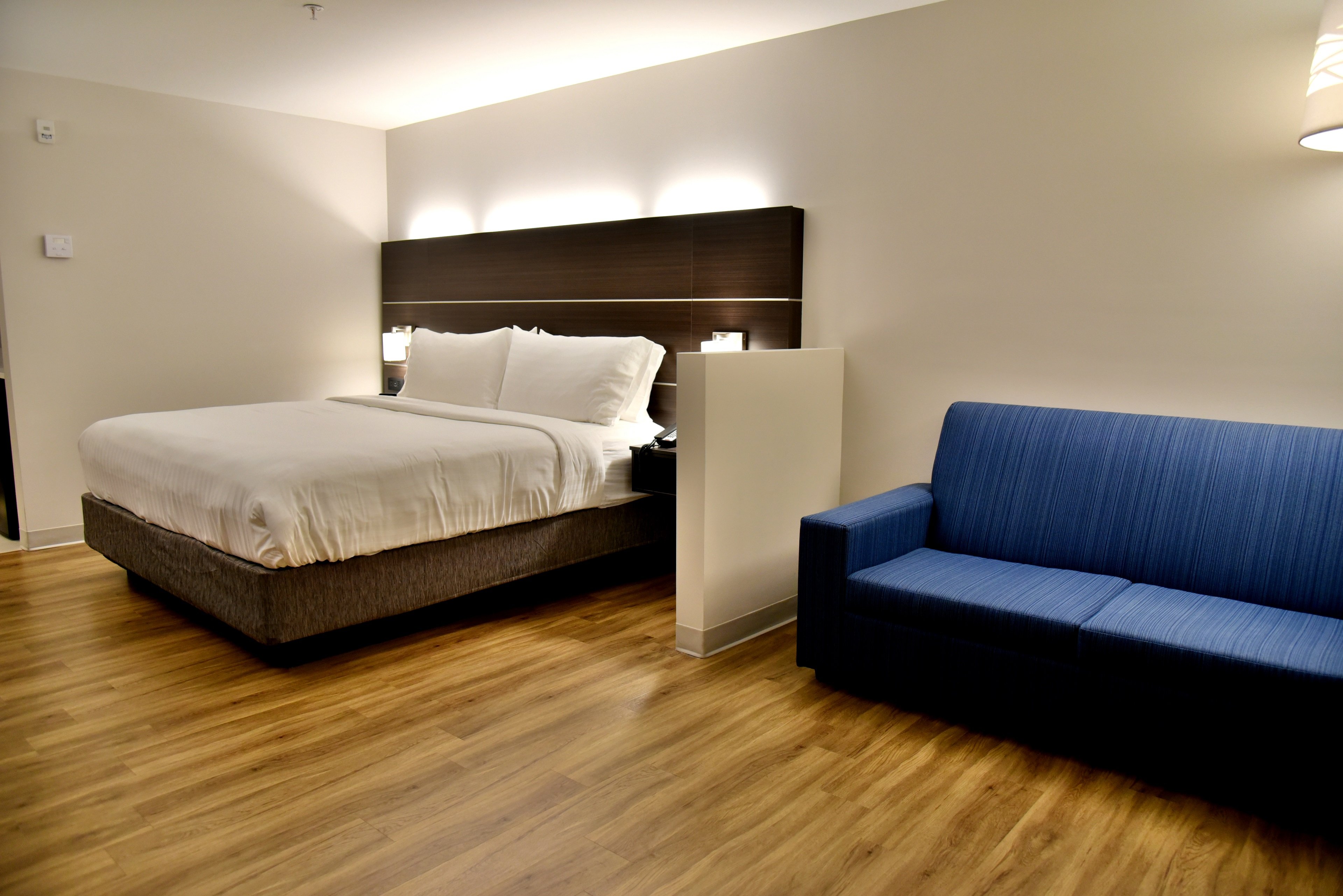 holiday inn express and suites gatineau ottawa