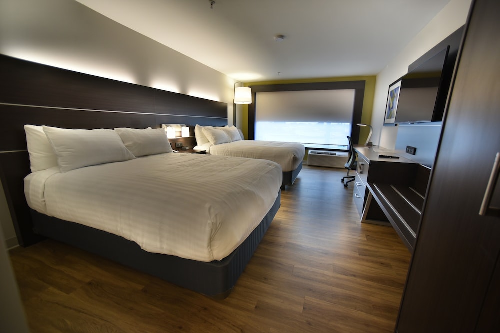 holiday inn express and suites gatineau ottawa