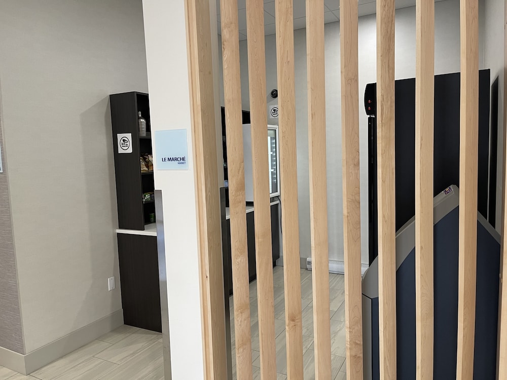 holiday inn express and suites gatineau ottawa