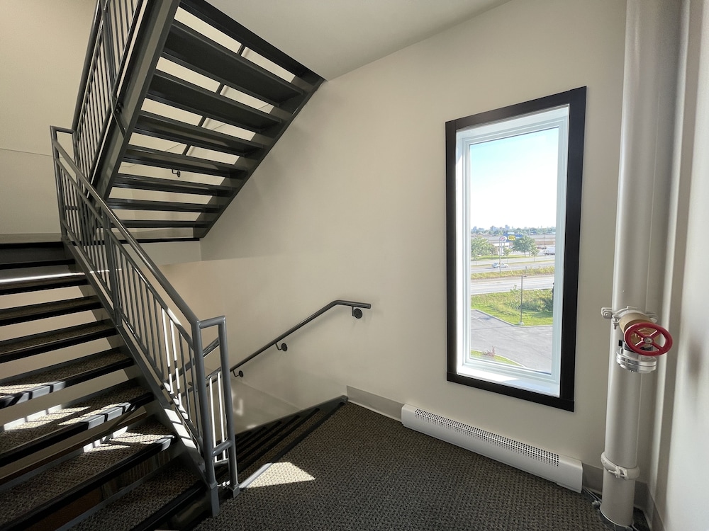 holiday inn express and suites gatineau ottawa