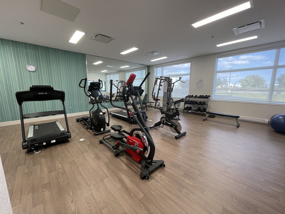 holiday inn express and suites gatineau ottawa