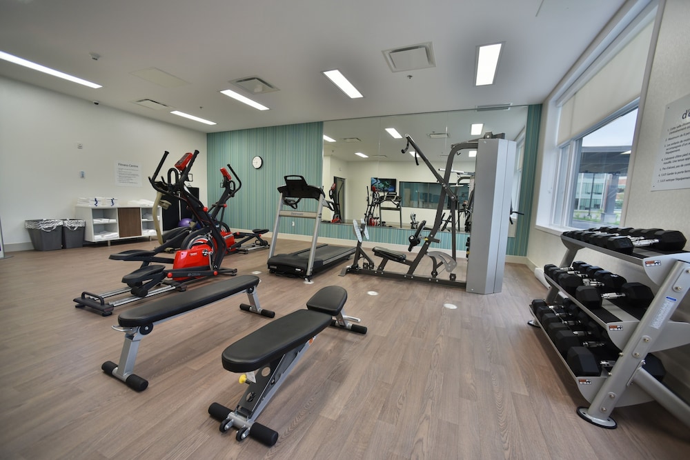 holiday inn express and suites gatineau ottawa