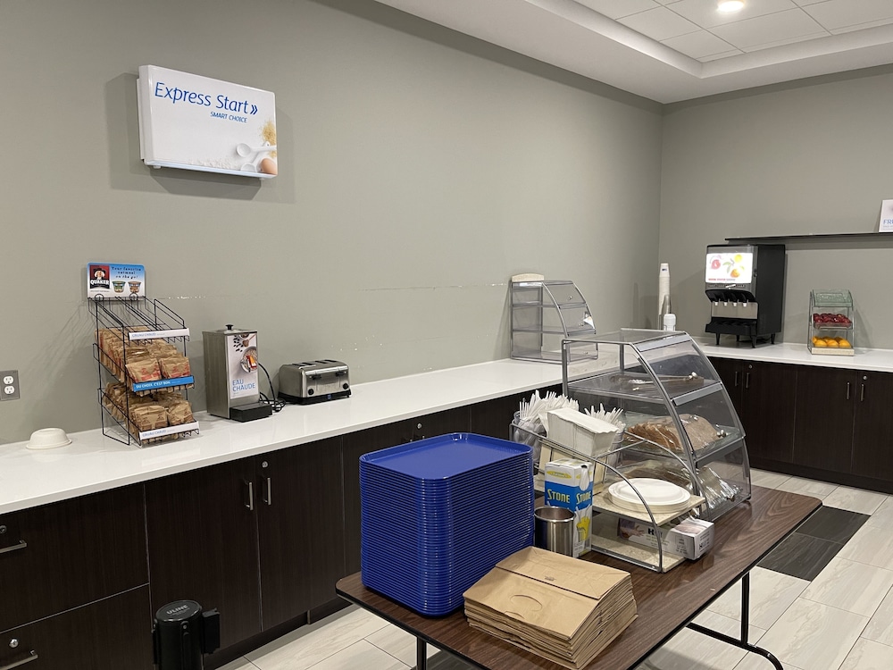 holiday inn express and suites gatineau ottawa