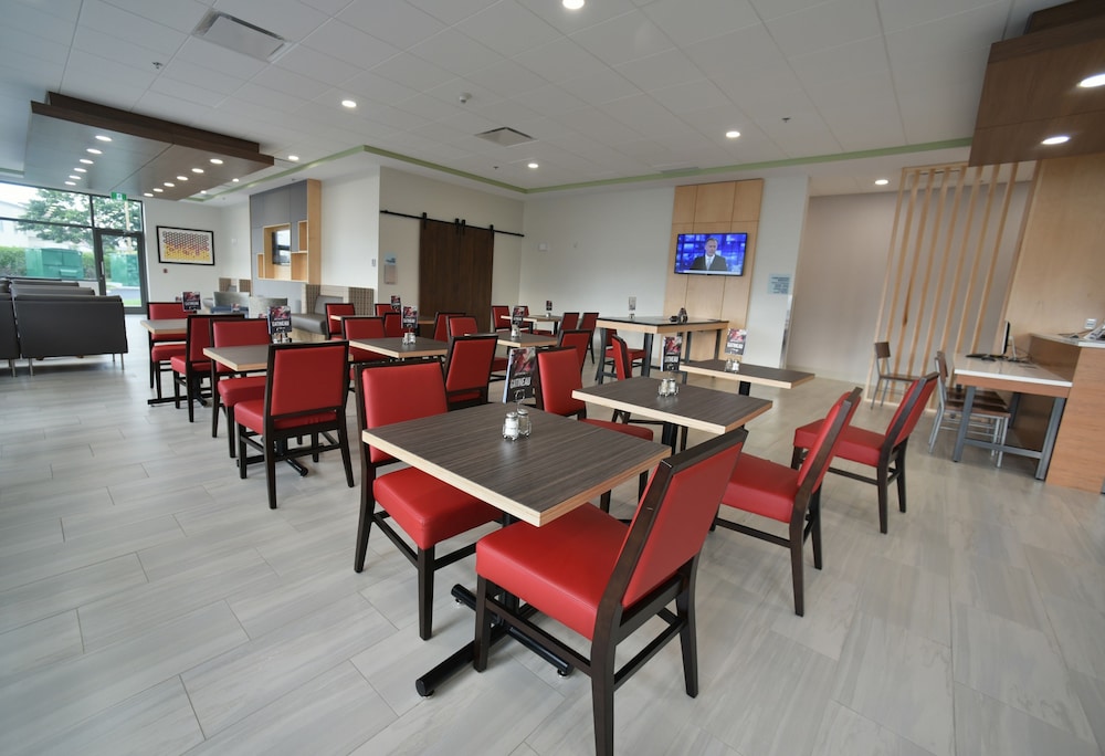 holiday inn express and suites gatineau ottawa