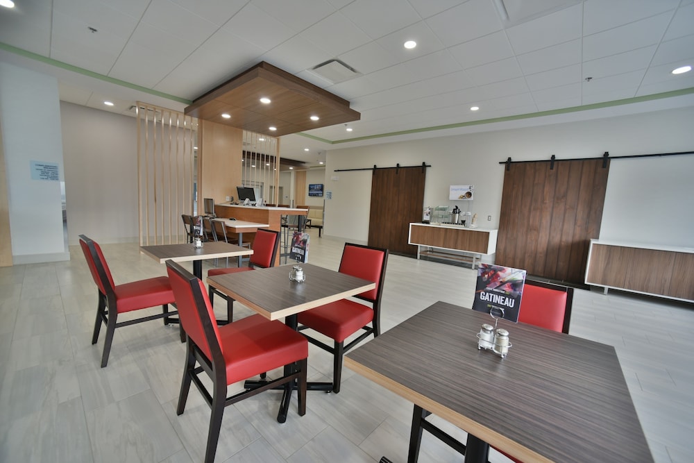 holiday inn express and suites gatineau ottawa
