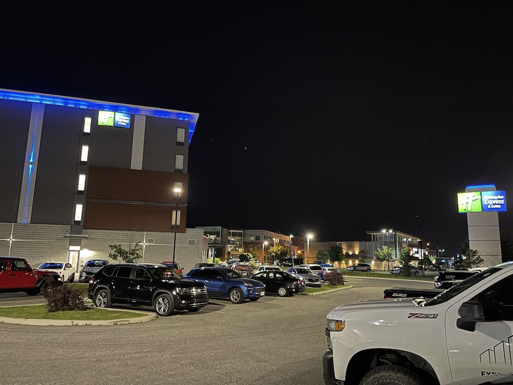 holiday inn express and suites gatineau ottawa