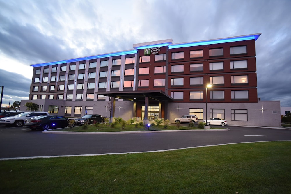 holiday inn express and suites gatineau ottawa