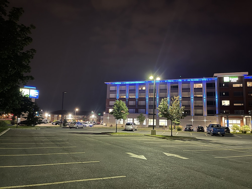 holiday inn express and suites gatineau ottawa