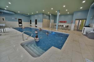 holiday inn express and suites gatineau ottawa