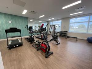 holiday inn express and suites gatineau ottawa