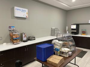 holiday inn express and suites gatineau ottawa