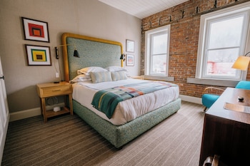 eleven revelstoke lodge