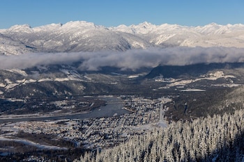 Eleven Revelstoke Lodge,Canada>>Revelstoke,4 star