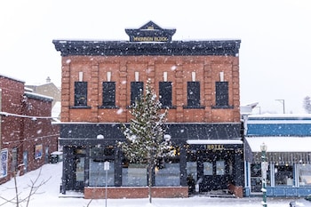 Eleven Revelstoke Lodge,Canada>>Revelstoke,4 star