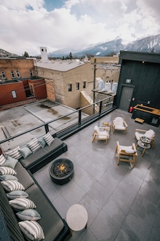 eleven revelstoke lodge