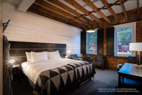 eleven revelstoke lodge