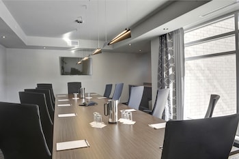 hampton inn and suites by hilton quebec city levis