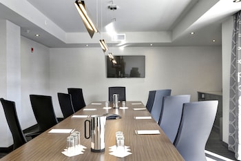 hampton inn and suites by hilton quebec city levis