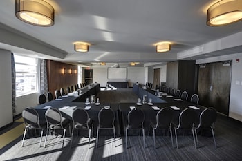 hampton inn and suites by hilton quebec city levis