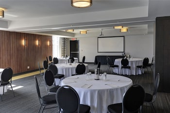 hampton inn and suites by hilton quebec city levis