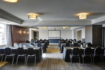 hampton inn and suites by hilton quebec city levis