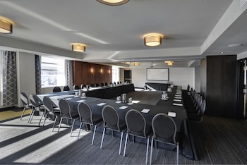 hampton inn and suites by hilton quebec city levis